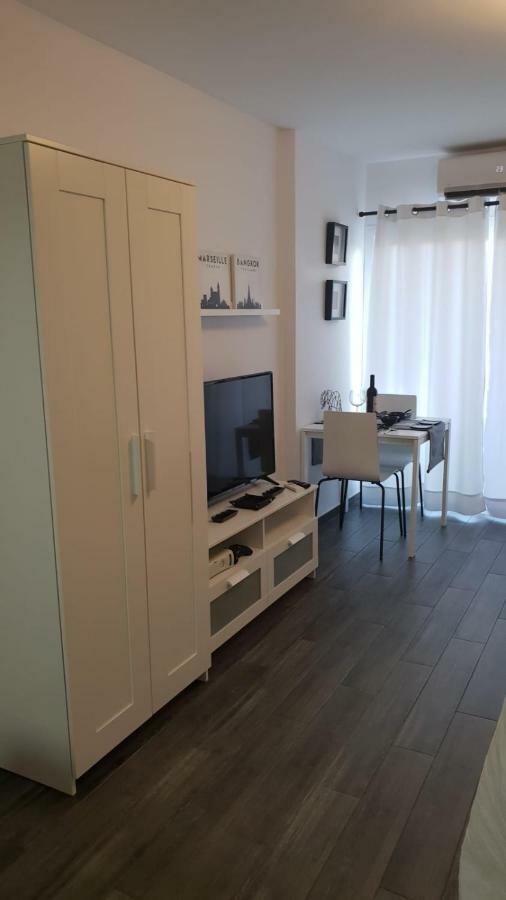 Apartamento Minerva Jupiter 贝纳尔马德纳 外观 照片